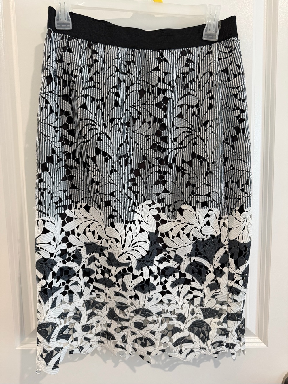 Alberto Makali Black & White Floral Lace-Trim Midi Skirt